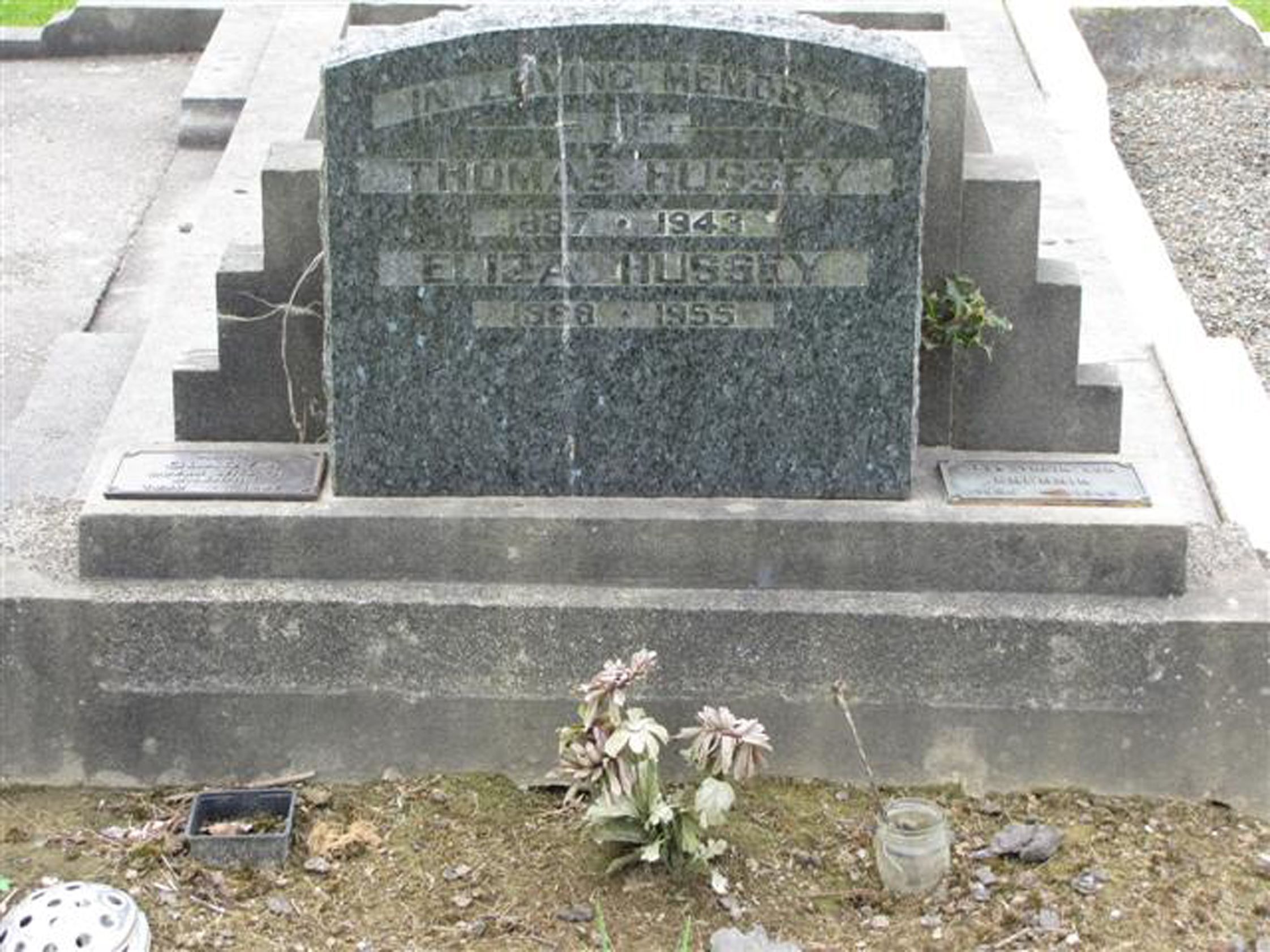 Photo of headstones/Eliza McLennan died 1955 hdstn Invercargill
